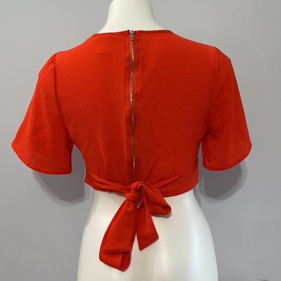 Orange v-neck crop top zipper back with tie around bow - Picture 4 of 9